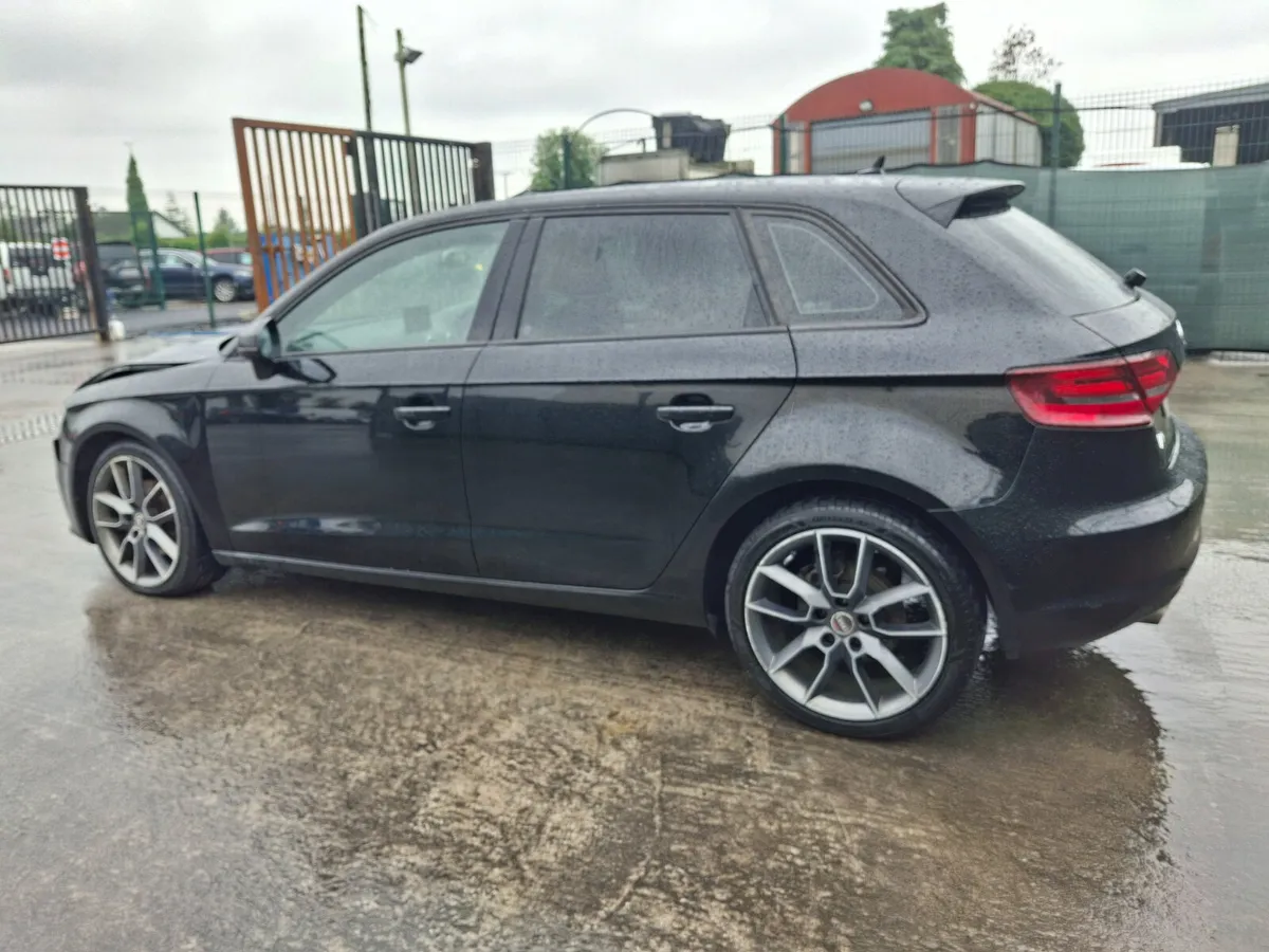 2015 Audi A3  1.6 Tdi Light Damage - Image 4