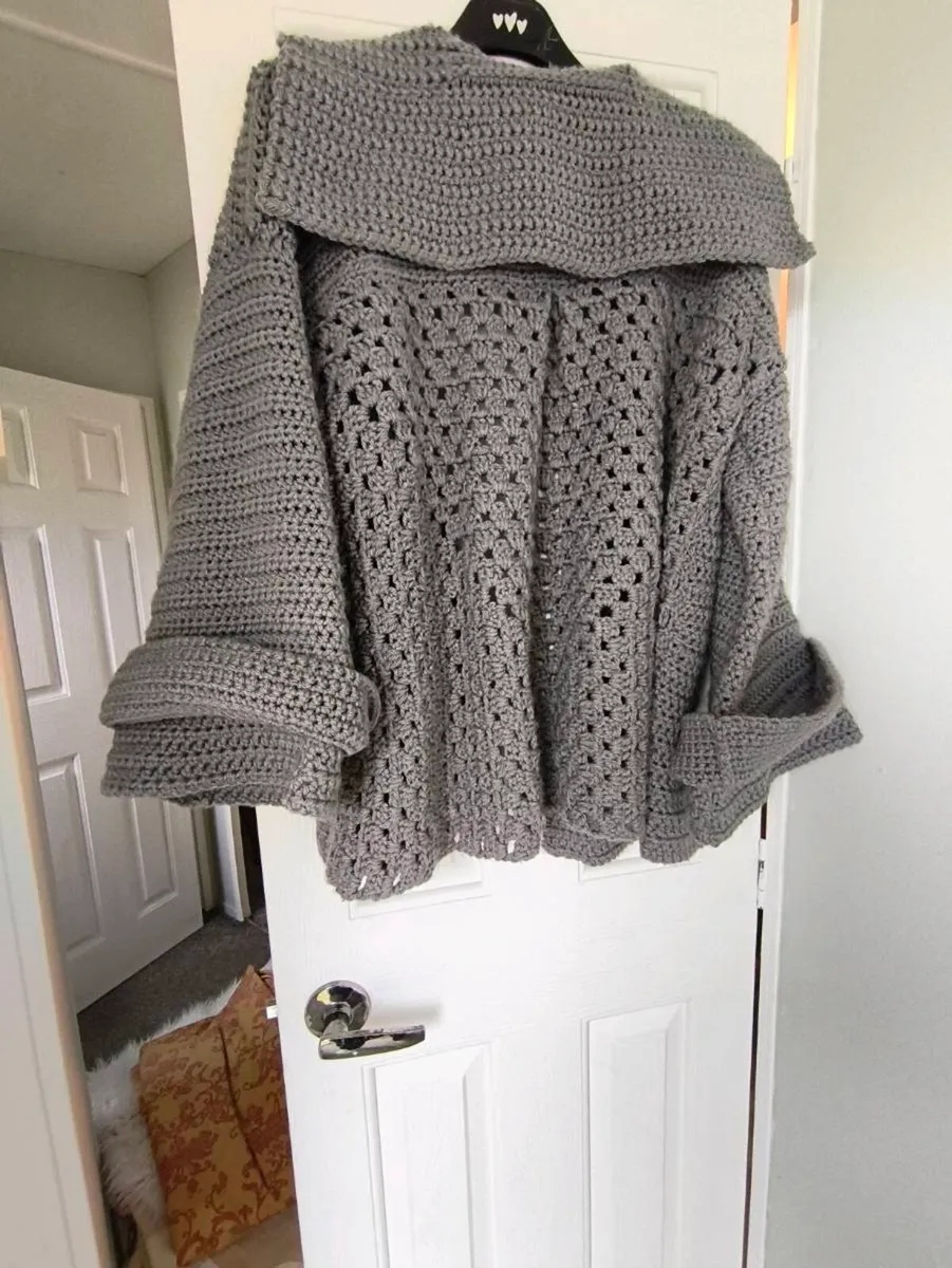 Beautiful handmade wool cardigan,size 12/14 - Image 2