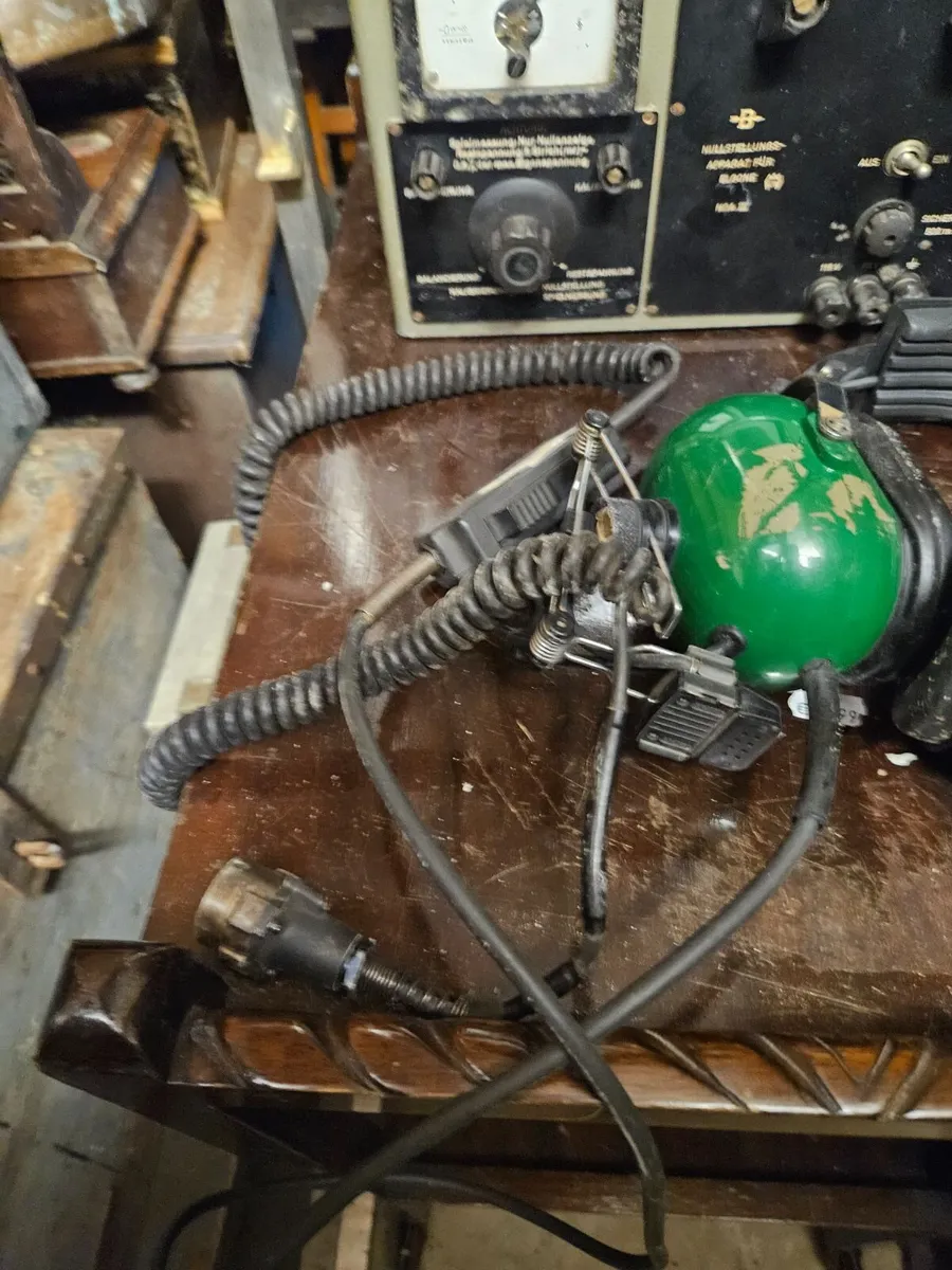 Vintage Radio Transmitter Receiver - Image 4