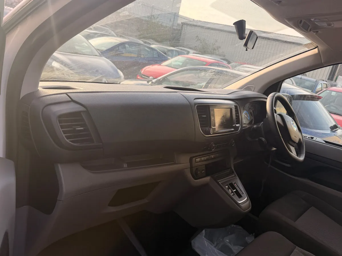 Opel/ Vauxhall Vivaro 2021 electric long wheel bas - Image 2