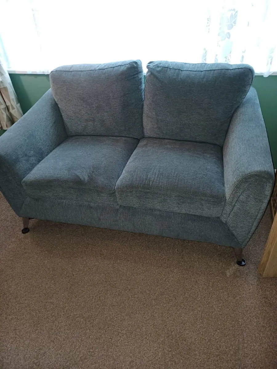 Suite of furniture - Image 1