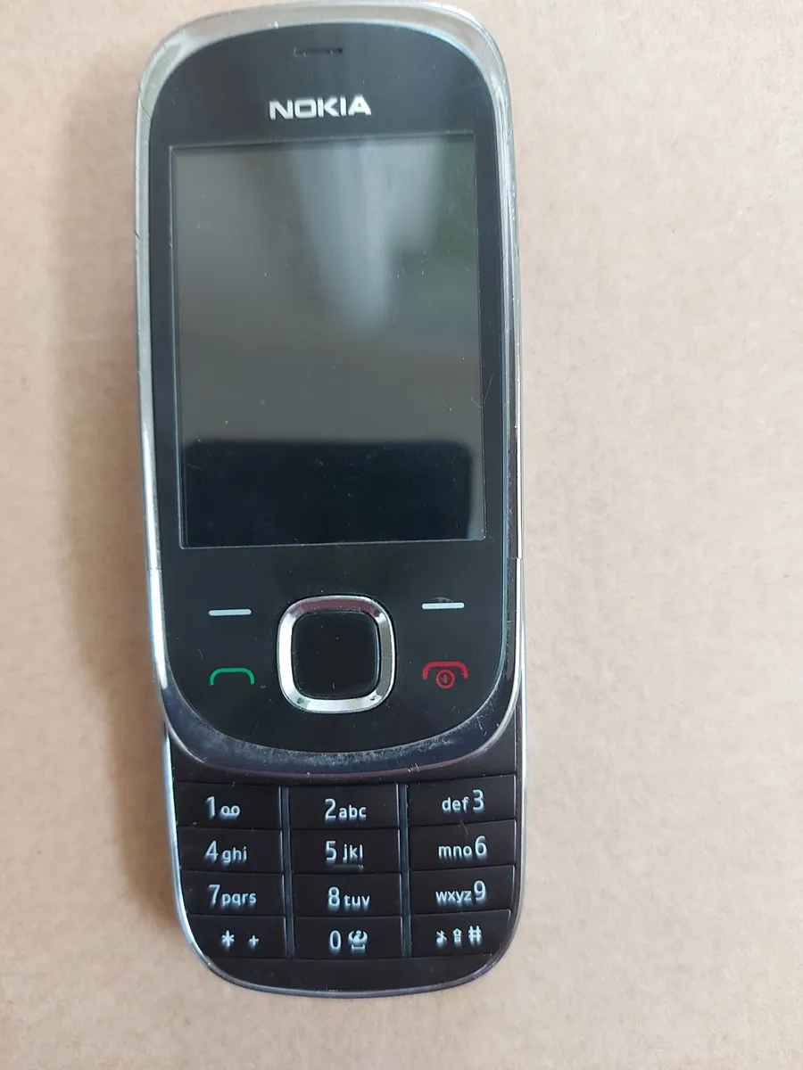 NOKIA Slider phone, Model 7230 - Image 2