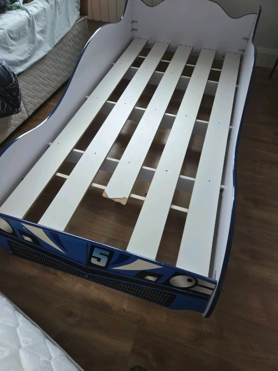 Childs car bed - Image 2