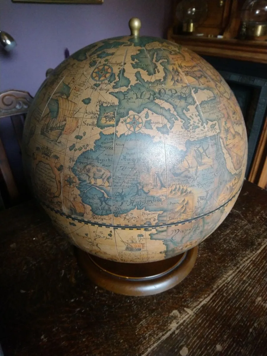Vintage drinks globe with original ice bucket - Image 1