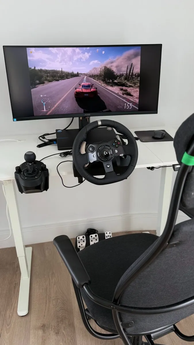Logitech G920 Wheel, Pedals and Shifter - Image 1