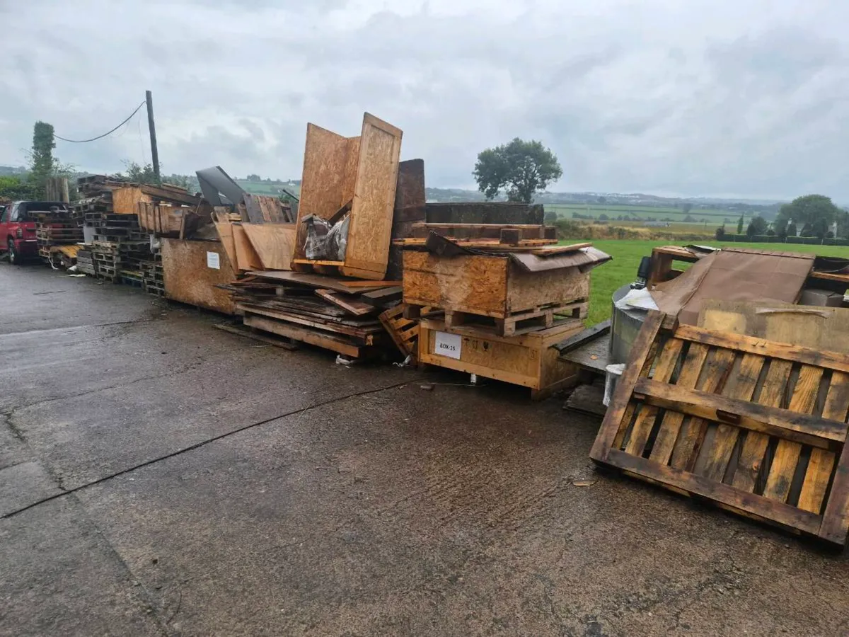 Pallets and crates for firewood - Image 1