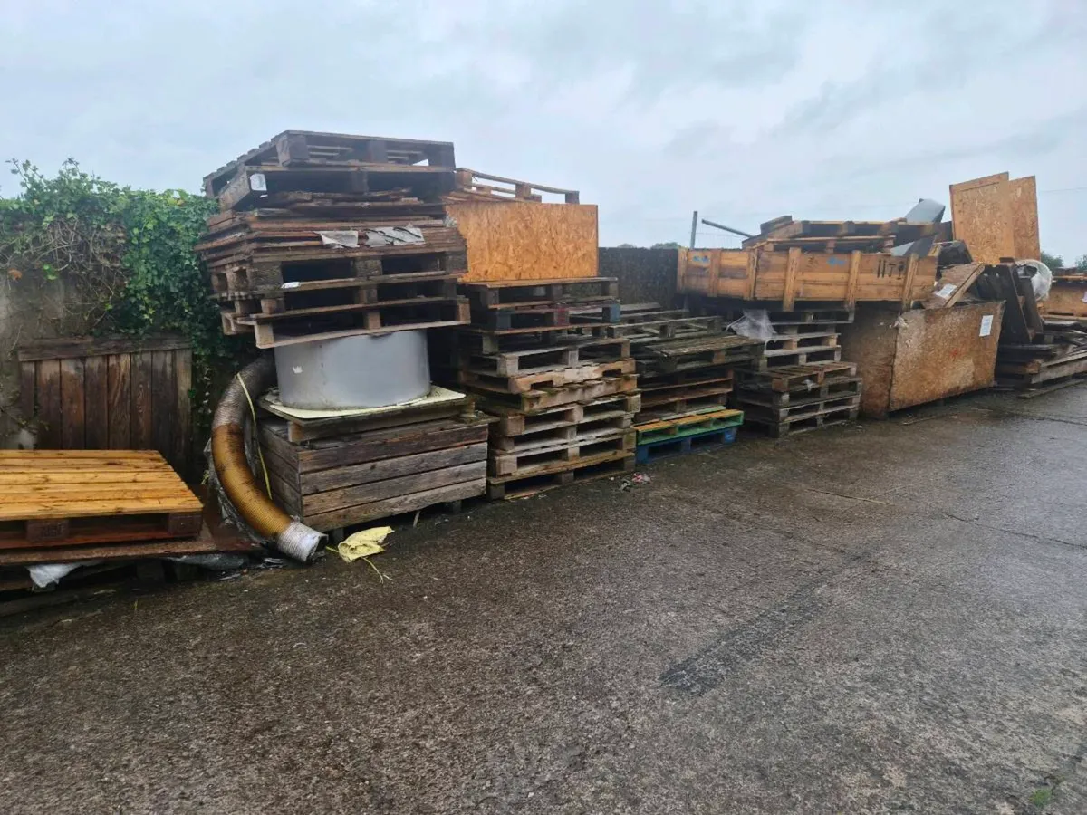 Pallets and crates for firewood - Image 4