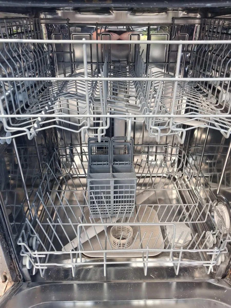 Dishwasher - Image 2