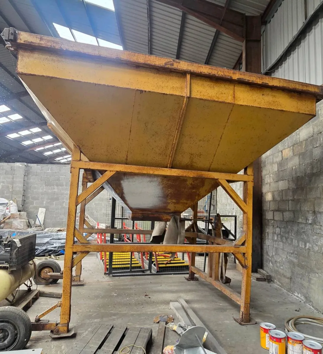 Large Heavy Duty Steel Hopper - Image 1