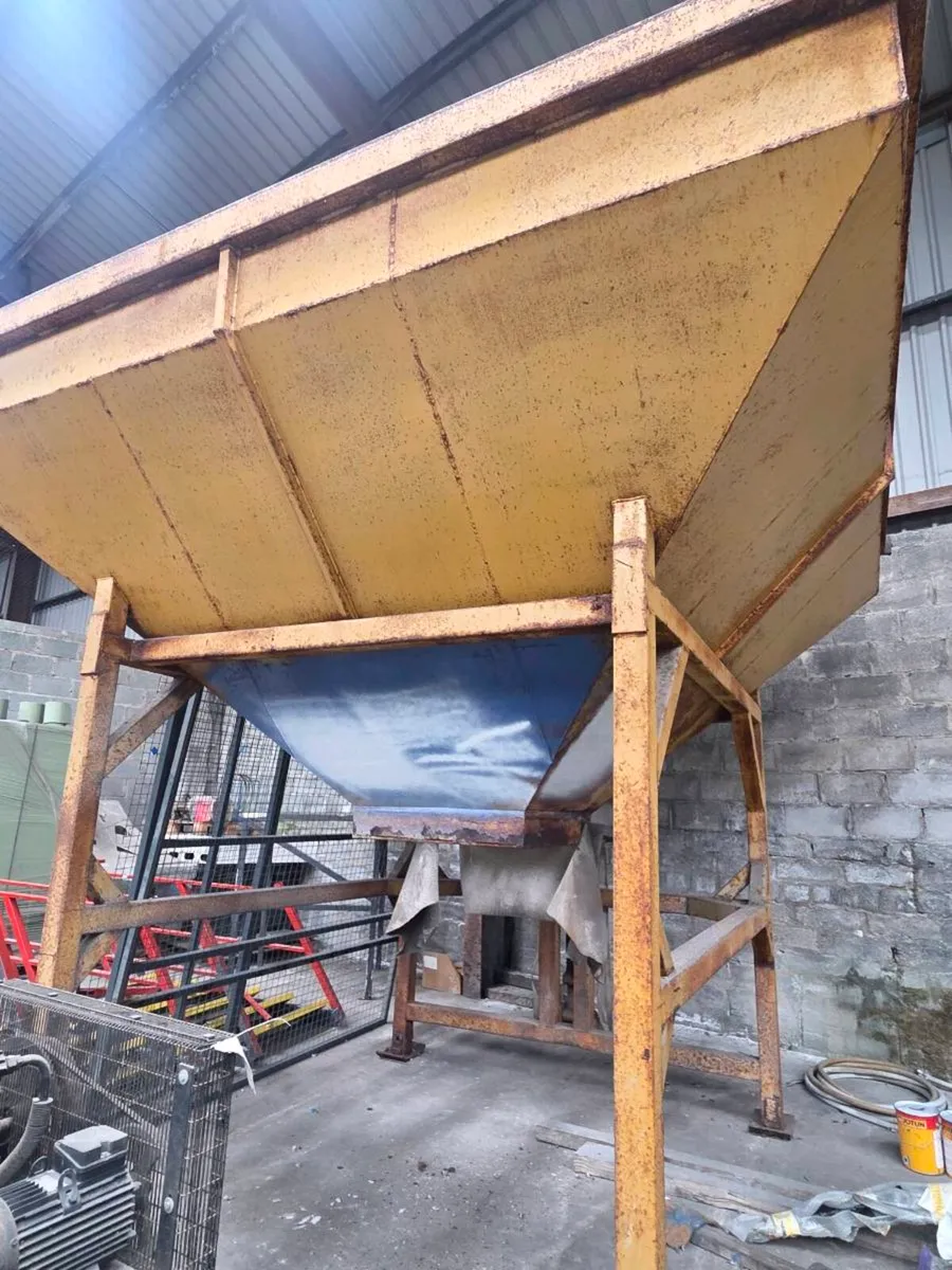 Large Heavy Duty Steel Hopper - Image 2