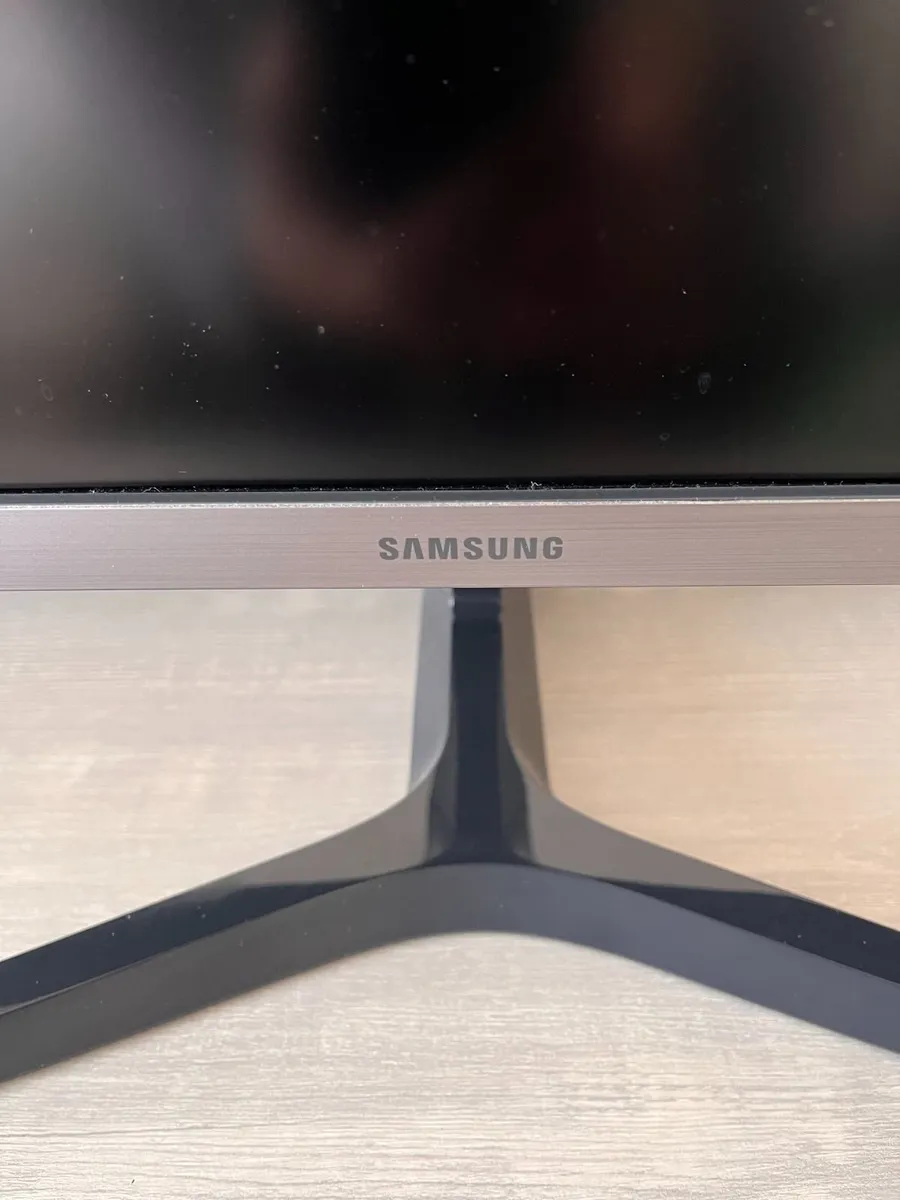 Samsung 34 inch Ultra Wide LED Monitor - Image 2