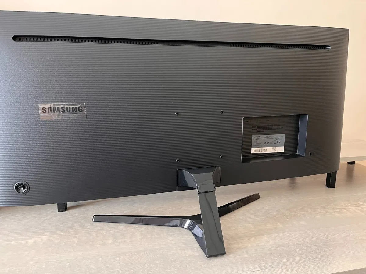 Samsung 34 inch Ultra Wide LED Monitor - Image 3