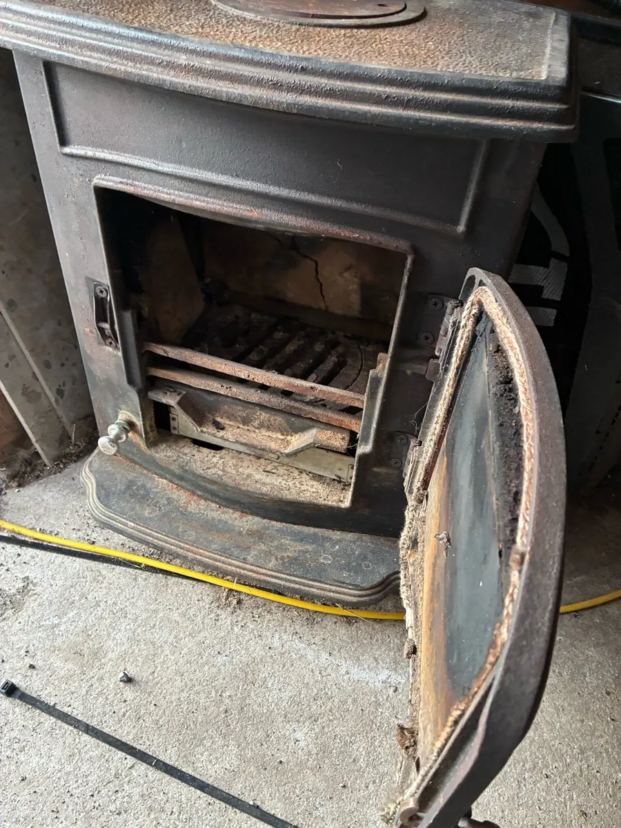 Cast iron stove - Image 2