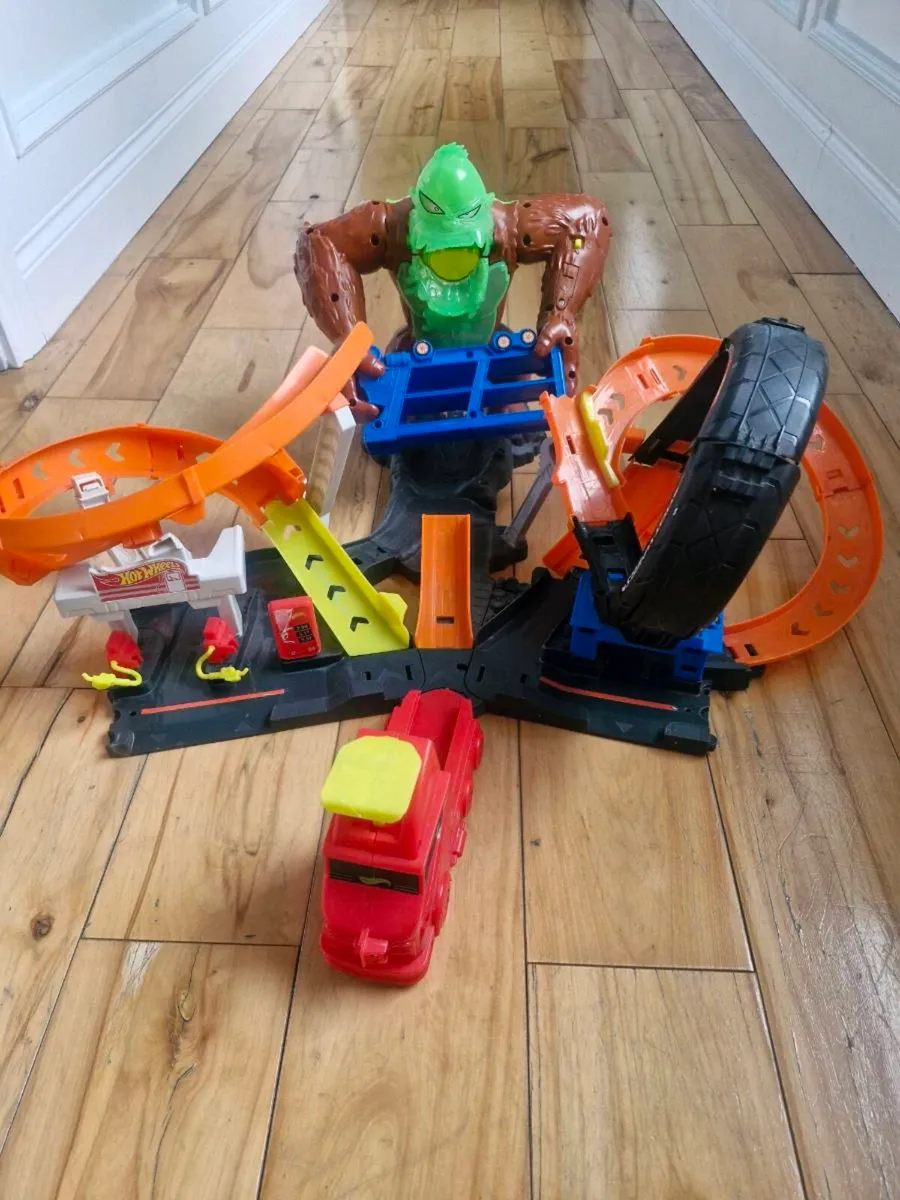 Hotwheels gorilla slam