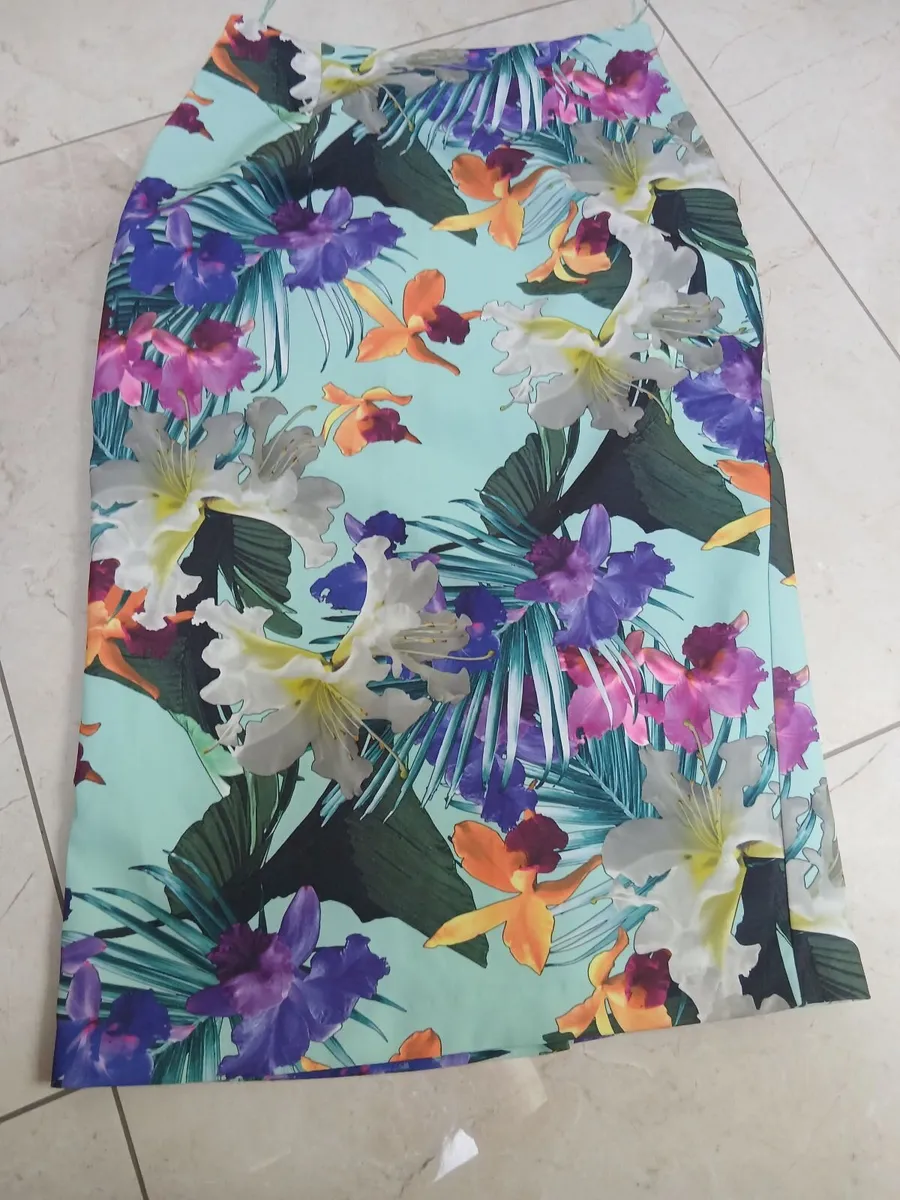 Ladies skirts - Image 1