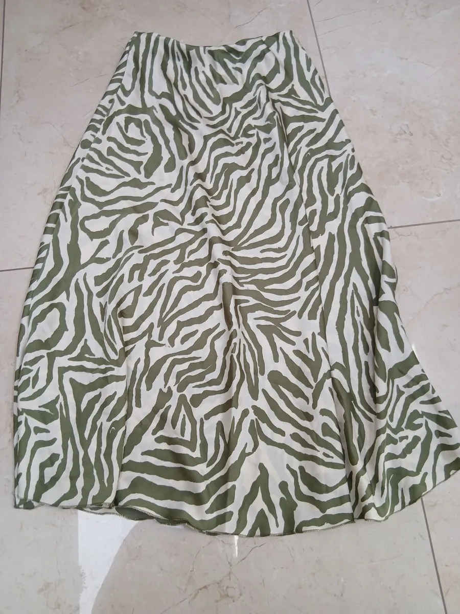 Ladies skirts - Image 4