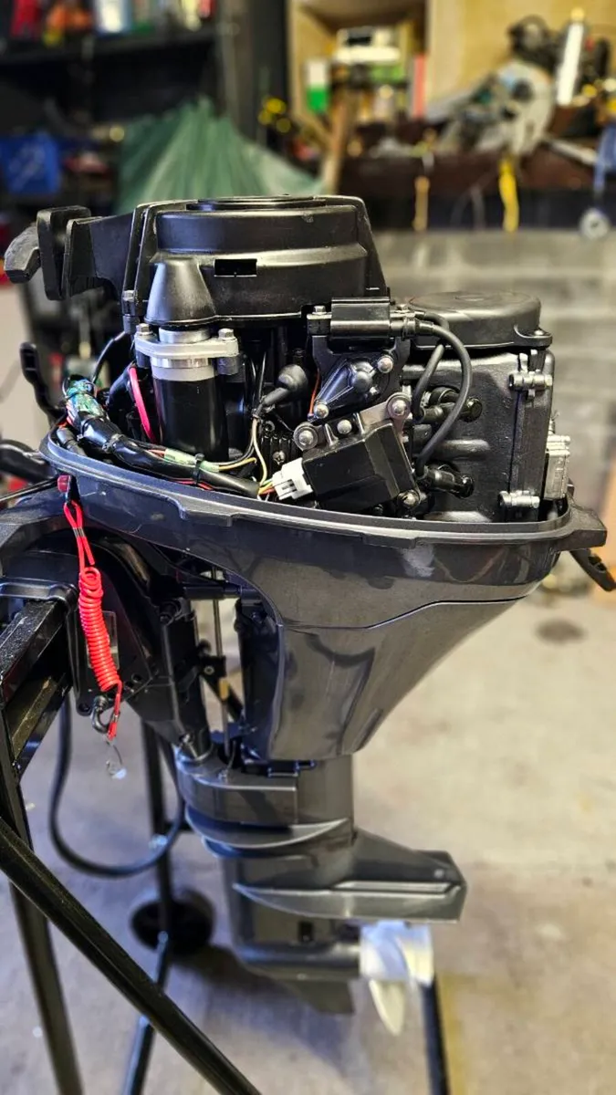 Outboard engine - Image 2