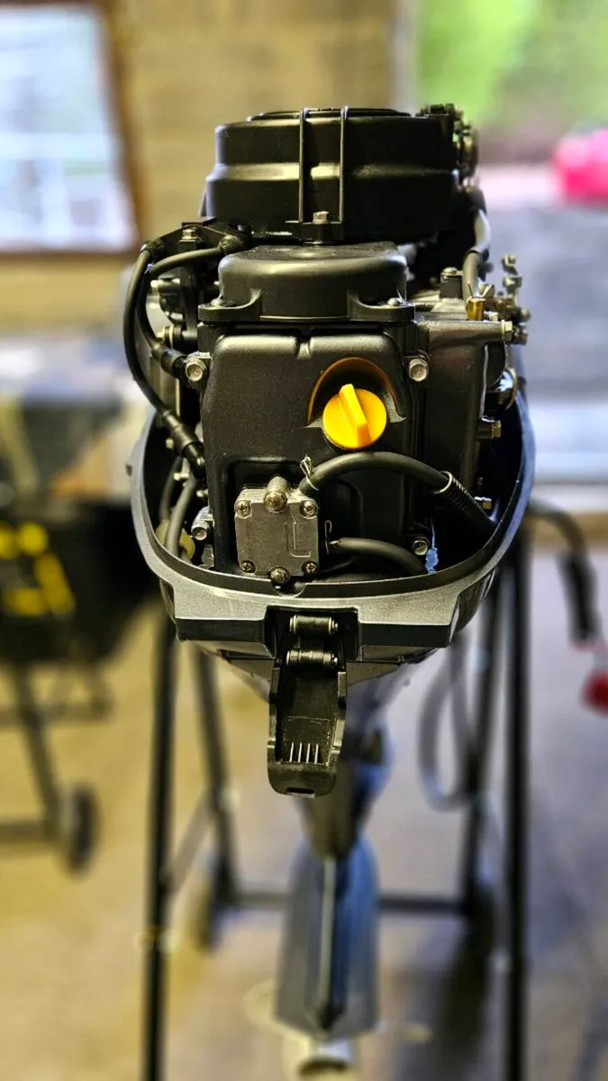 Outboard engine - Image 3