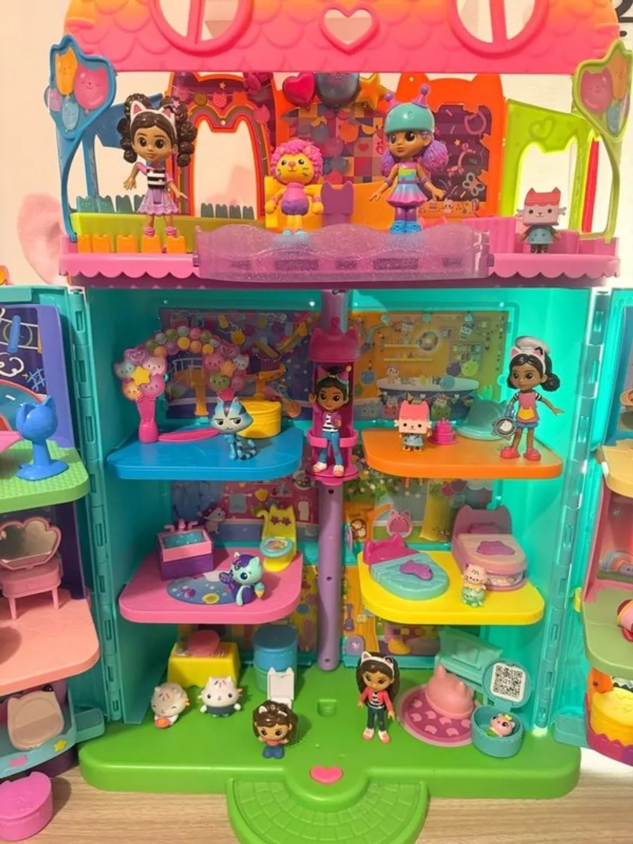 Gabby's Rainbow Dollhouse - Image 4