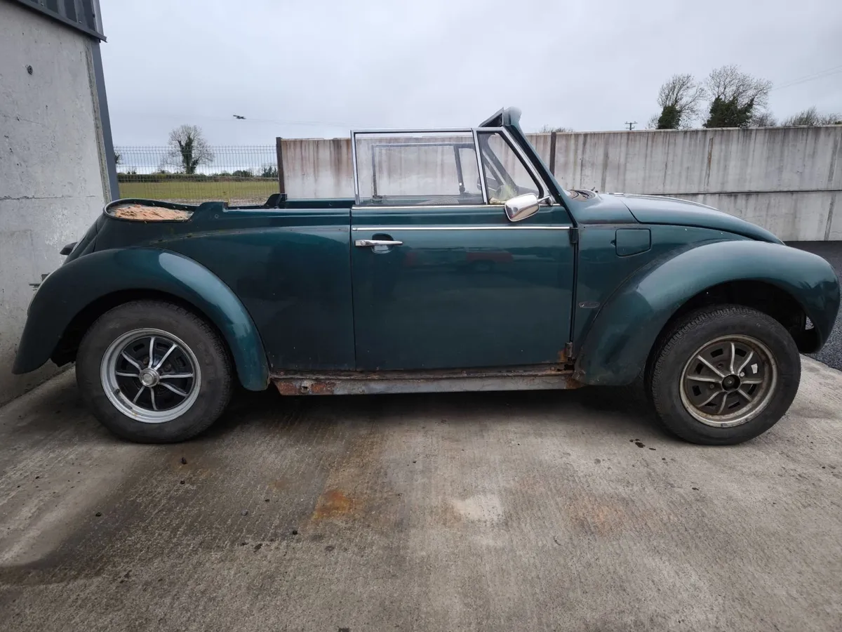 Volkswagen beetle 1303 convertible - Image 3