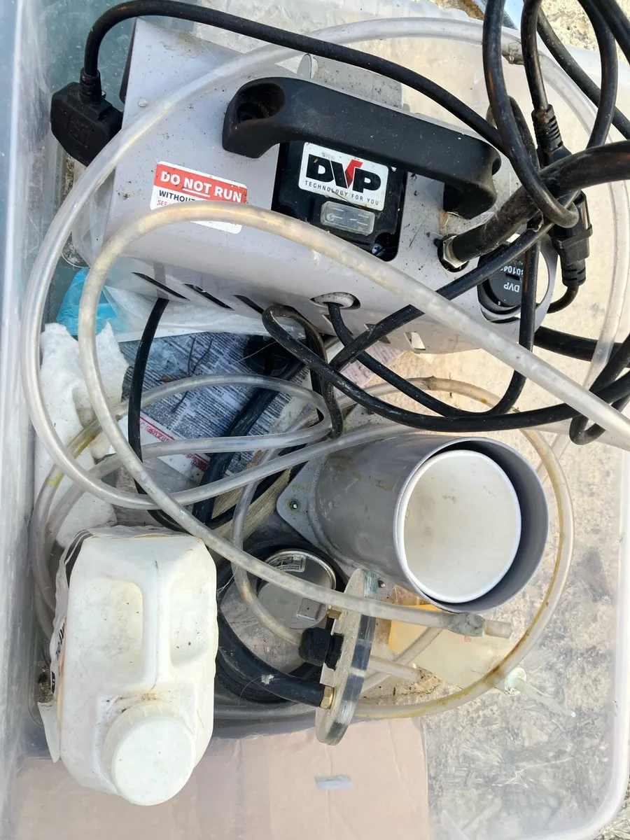 Easy Composites vacuum pump - Image 1