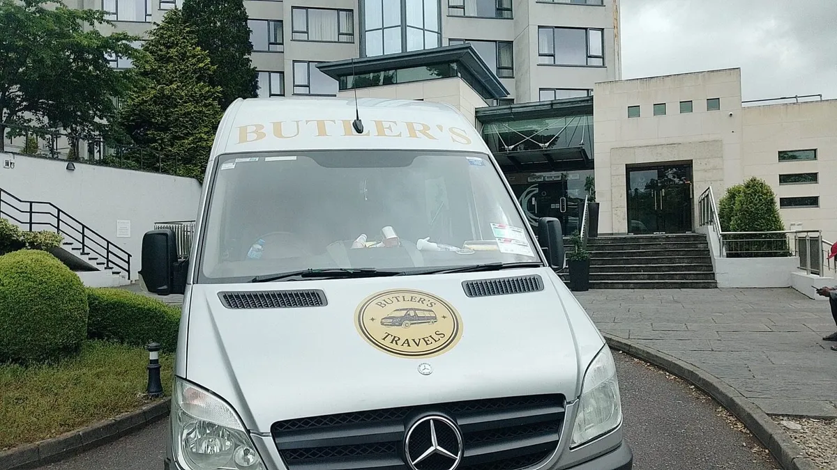 Mercedes Sprinter 16 passenger with boot - Image 2
