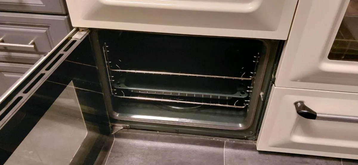SMEG Dual Fuel Range Style Cooker with Gas hob - Image 3