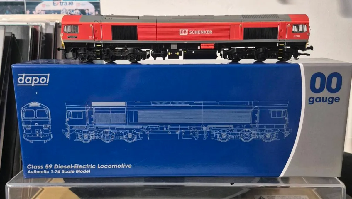 Dapol Model railway Class 59 loco - Image 1