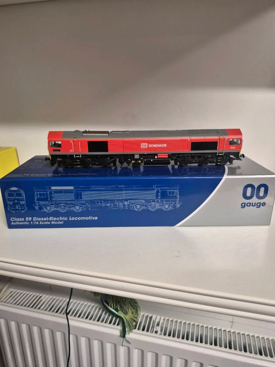Dapol Model railway Class 59 loco - Image 3