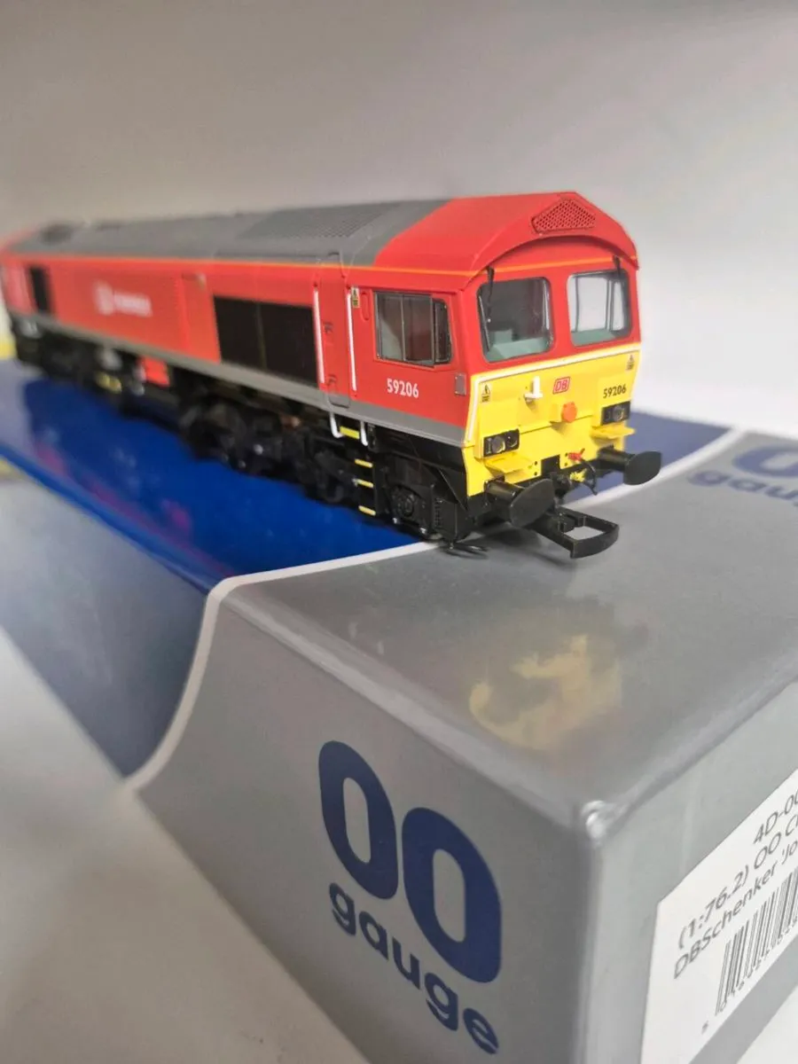 Dapol Model railway Class 59 loco - Image 4