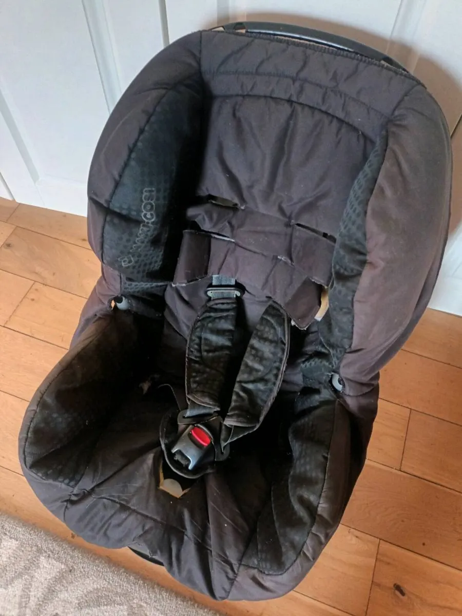 Car seat - Image 1