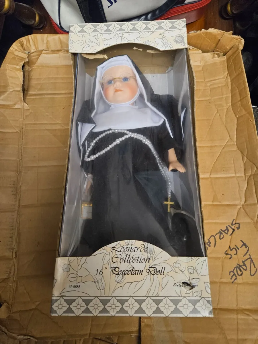 Leonardo Collection Nun - Image 3