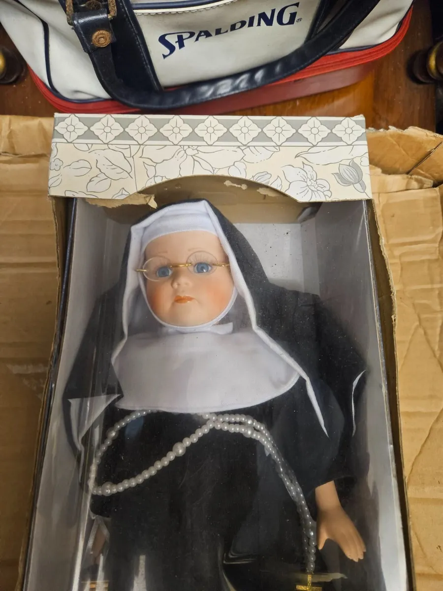 Leonardo Collection Nun - Image 2