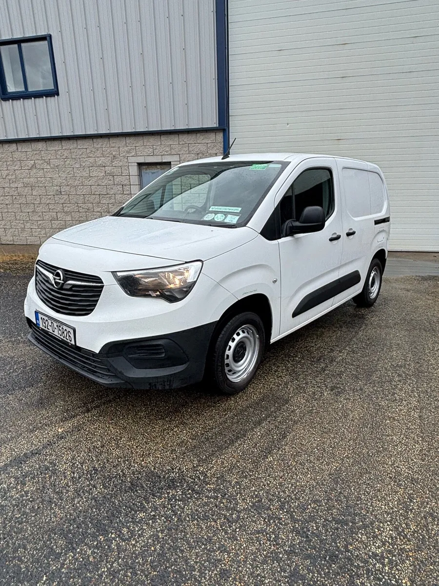 2019 Opel Combo Van 5 Door - Image 1