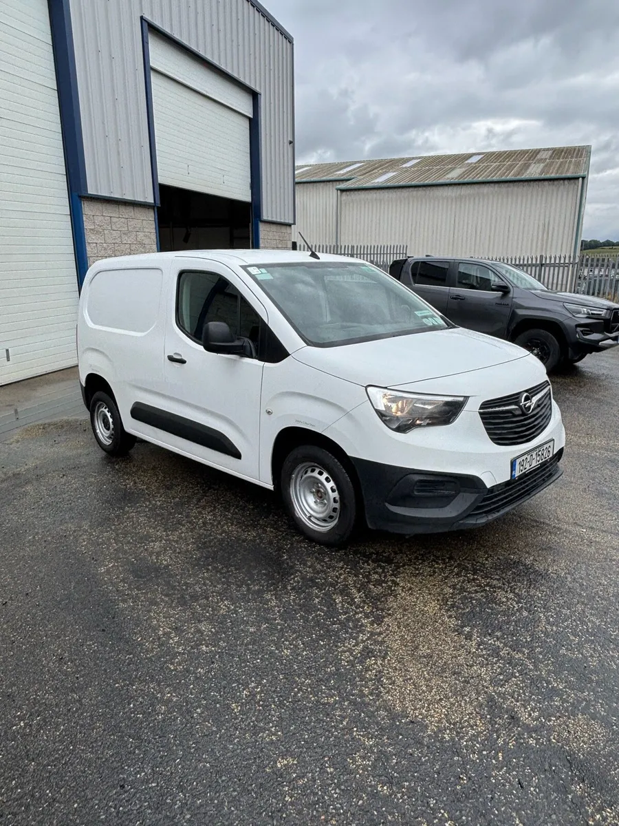 2019 Opel Combo Van 5 Door - Image 3