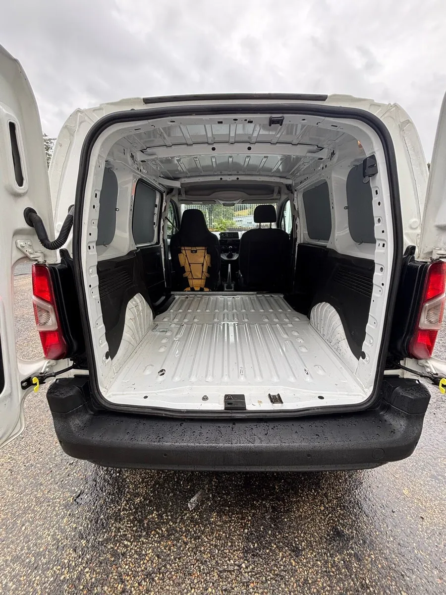 2019 Opel Combo Van 5 Door - Image 4