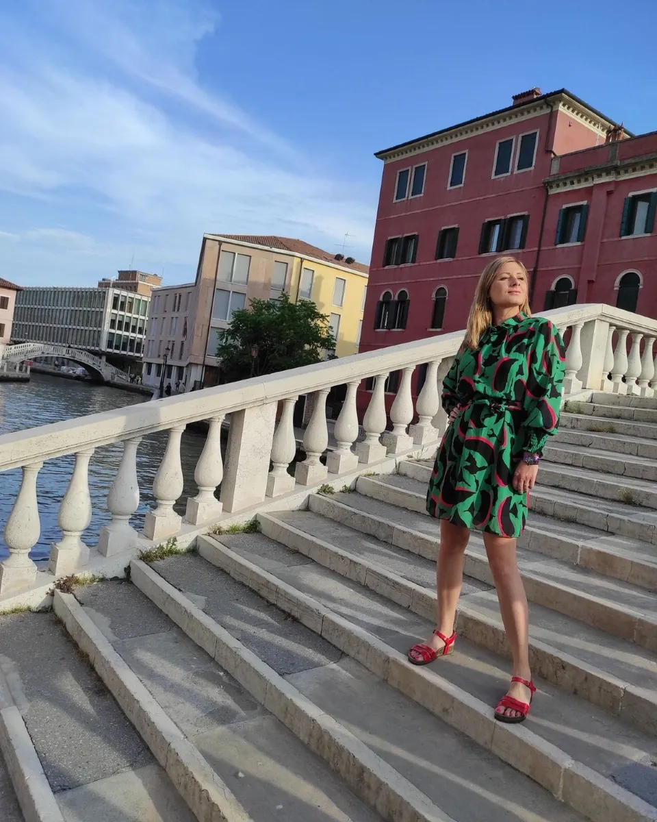 Stylish green dress - Image 2