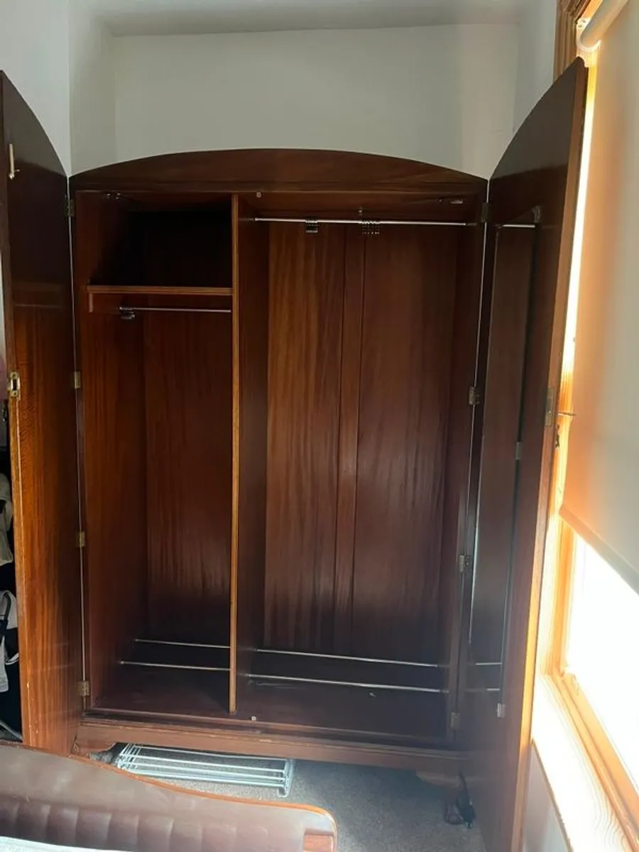 wardrobe - Image 4