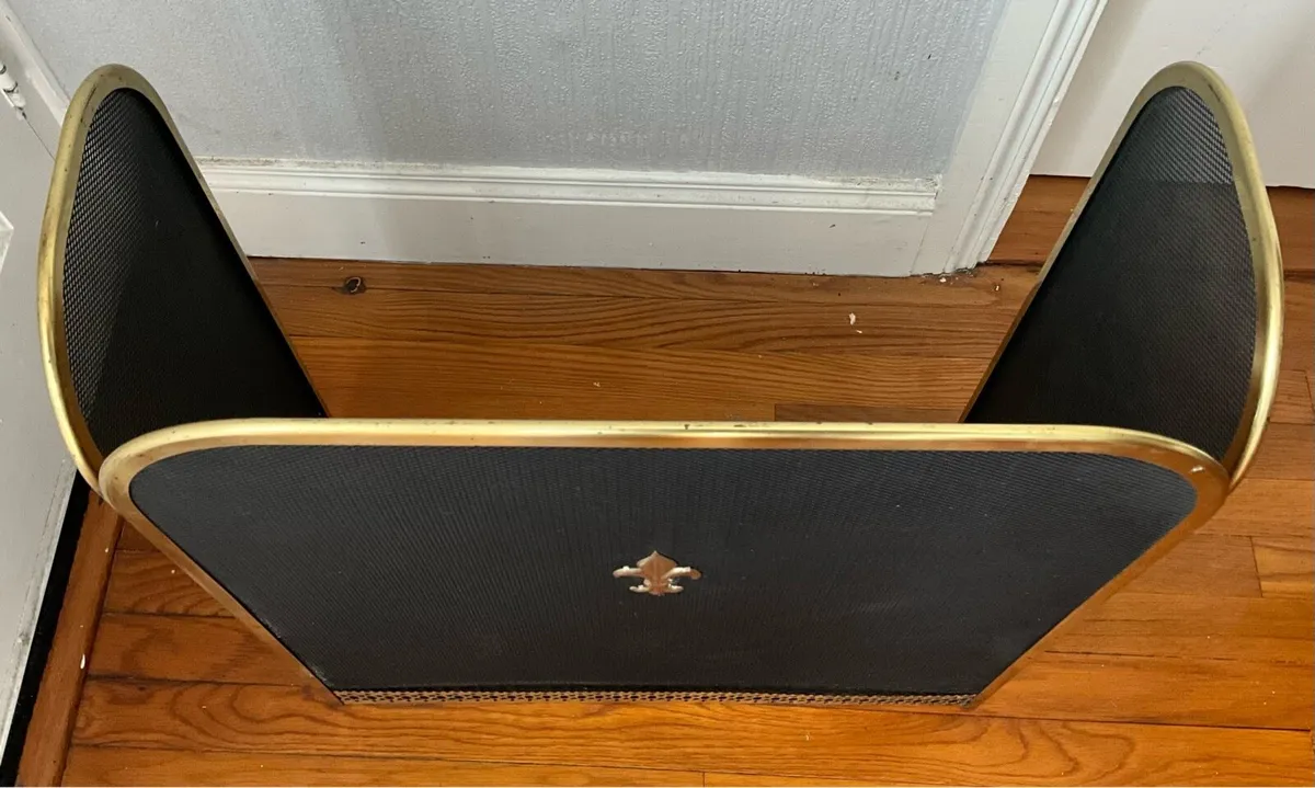 Vintage Brass Fire Screen with Metal Mesh - Image 3