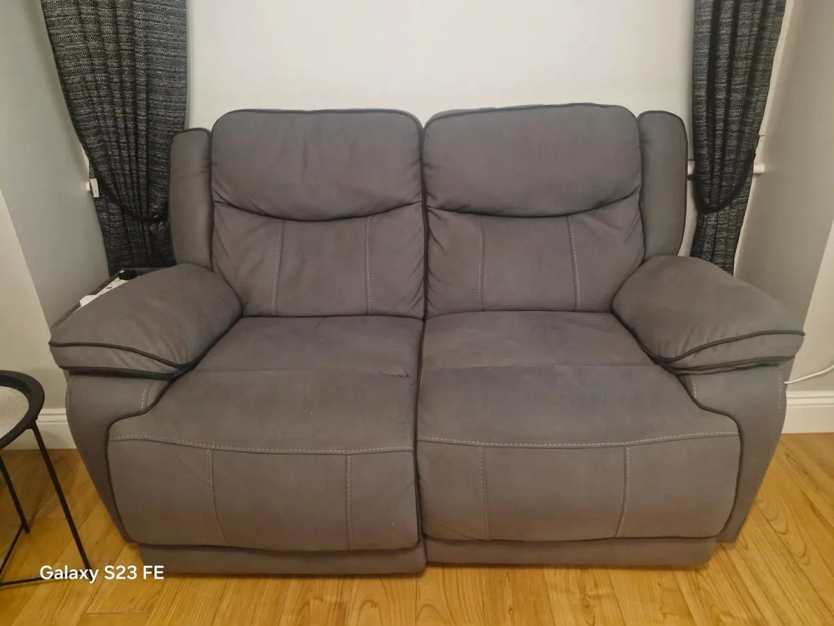 Electric reclining sofas - Image 3