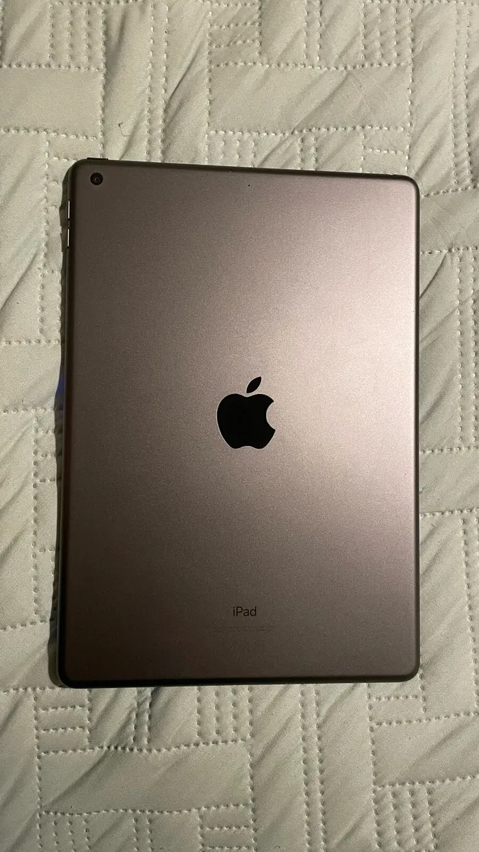 iPad - Image 1