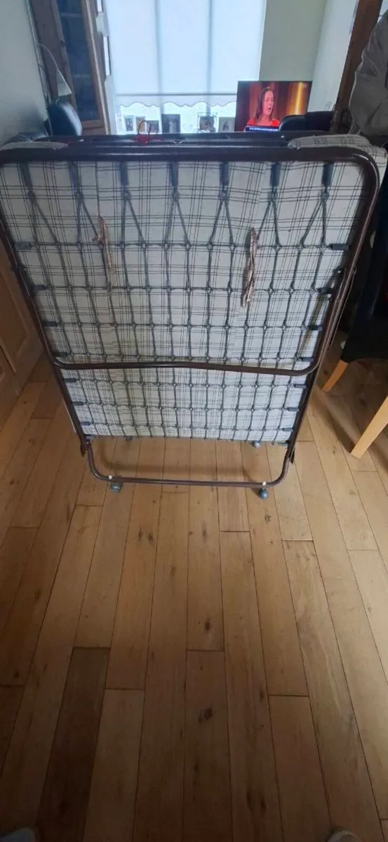 Fold up bed - Image 3