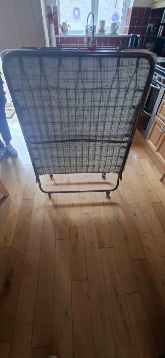 Fold up bed - Image 4