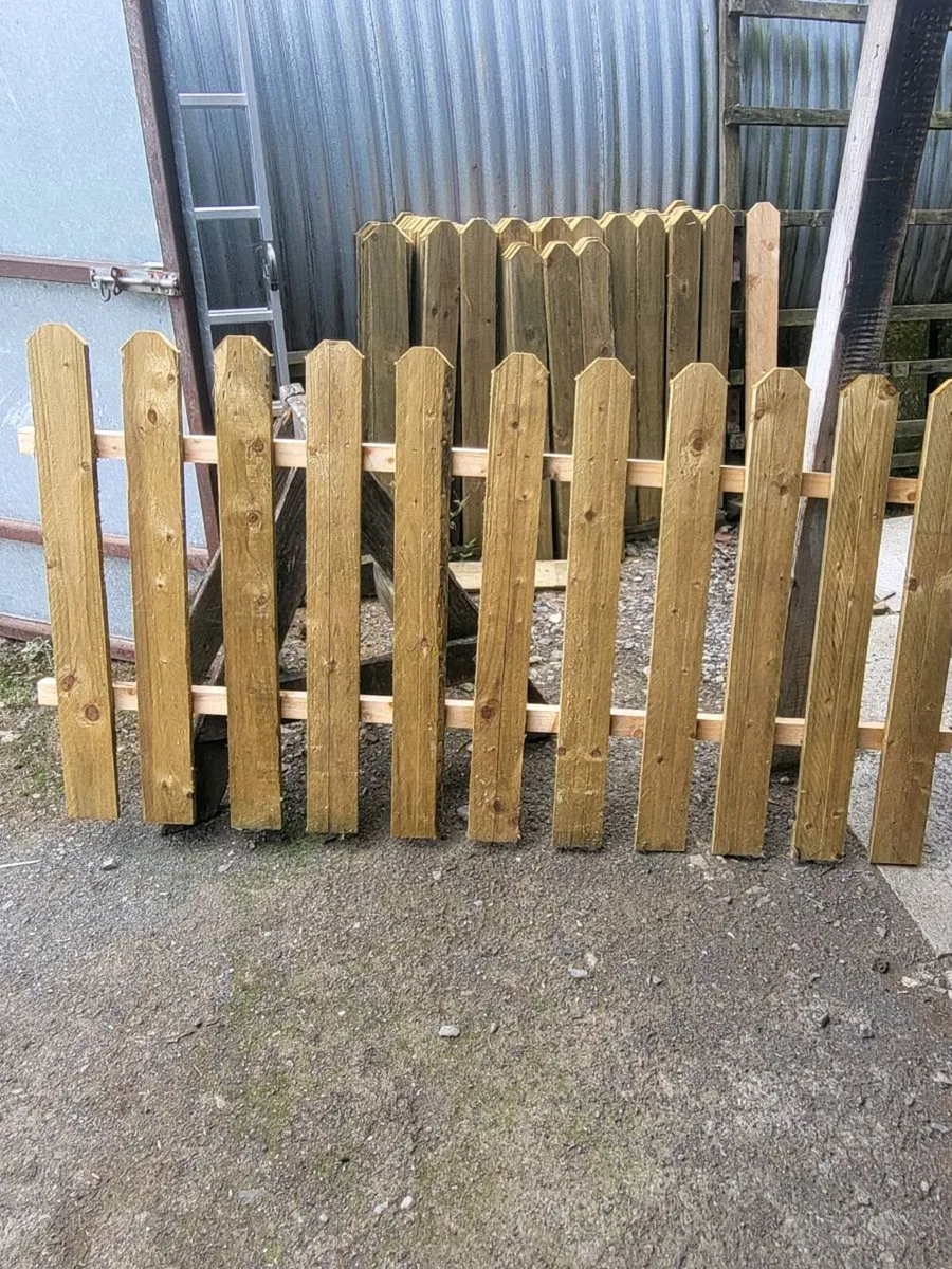Picket fencing - Image 1