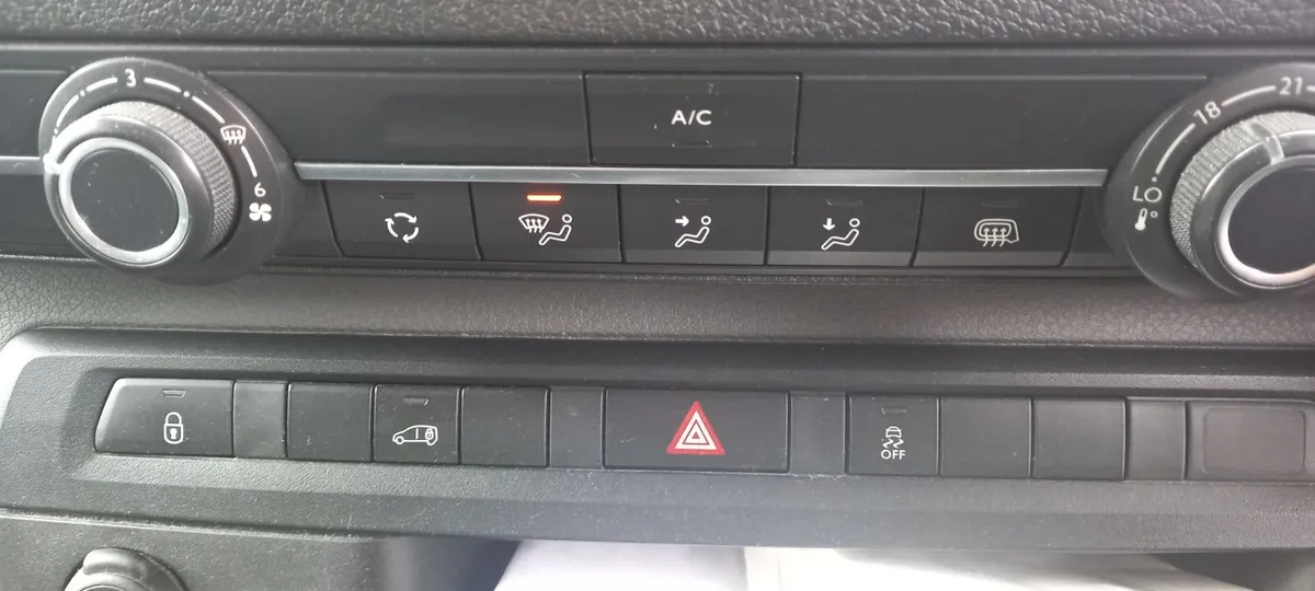 Peugeot Expert 2019   2ltr - Image 3