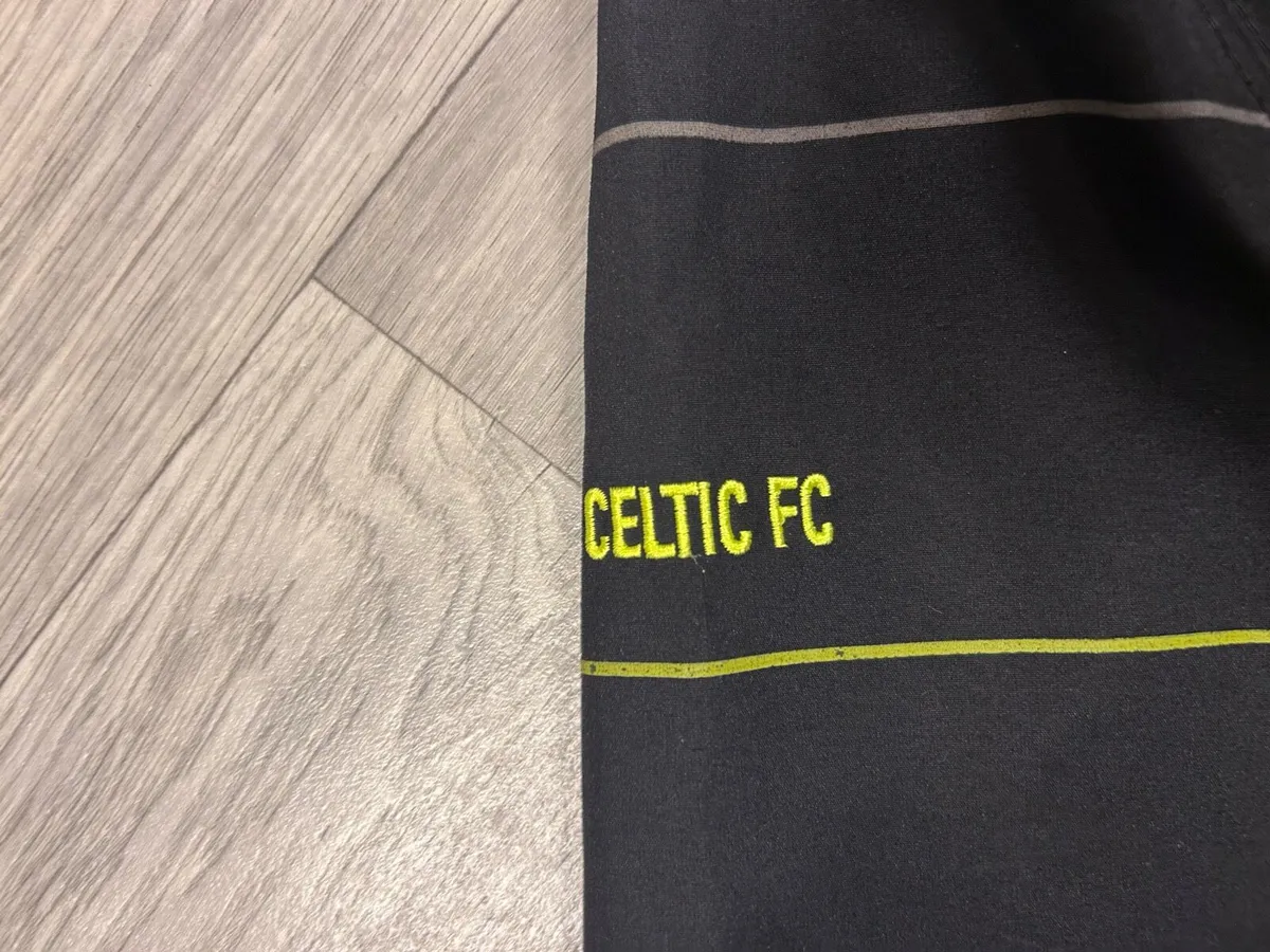 Vintage 2008 Nike Celtic Glasgow Striped Jacket M - Image 4