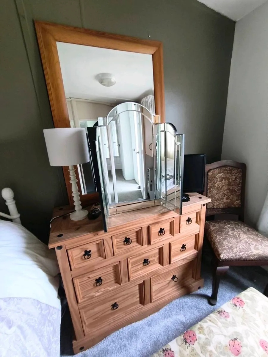 Lovely dressing table mirror,30 Euro can meet up - Image 2