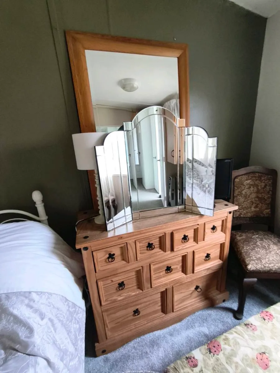 Lovely dressing table mirror,30 Euro can meet up - Image 3