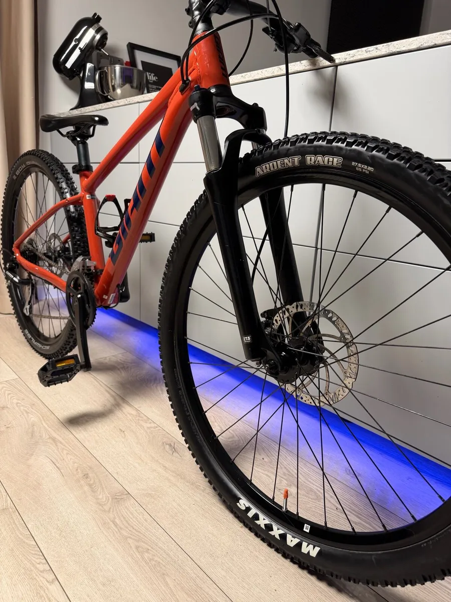 GIANT Talon 2 Hardtail Bike - Image 4