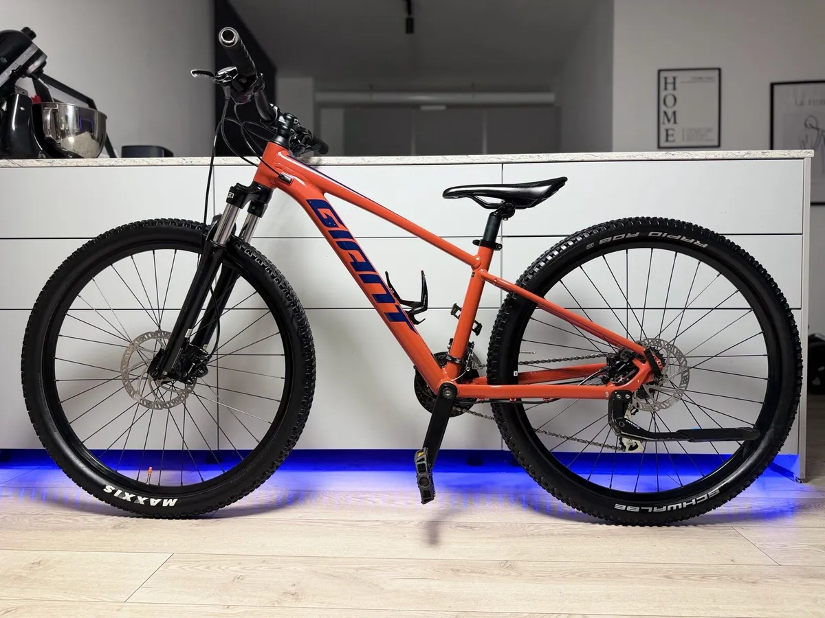 GIANT Talon 2 Hardtail Bike - Image 2